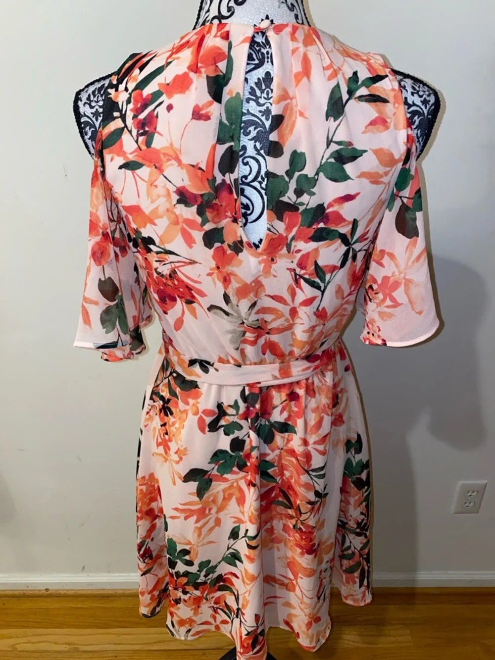 Calvin Klein Irmina Peach-Pink Floral Cold-Shoulder Belted Mini Dress Size 2 - Picture 9 of 16